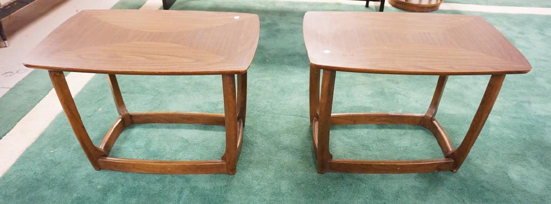 PAIR OF MODERN SIDE TABLES. 30 IN X 20 IN, 20 1/2 IN H (1 of 2)