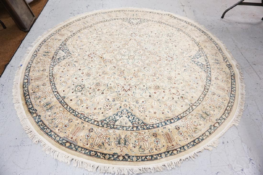 ROUND ORIENTAL RUG. 7 FT 1 IN DIAMETER (1 of 3)