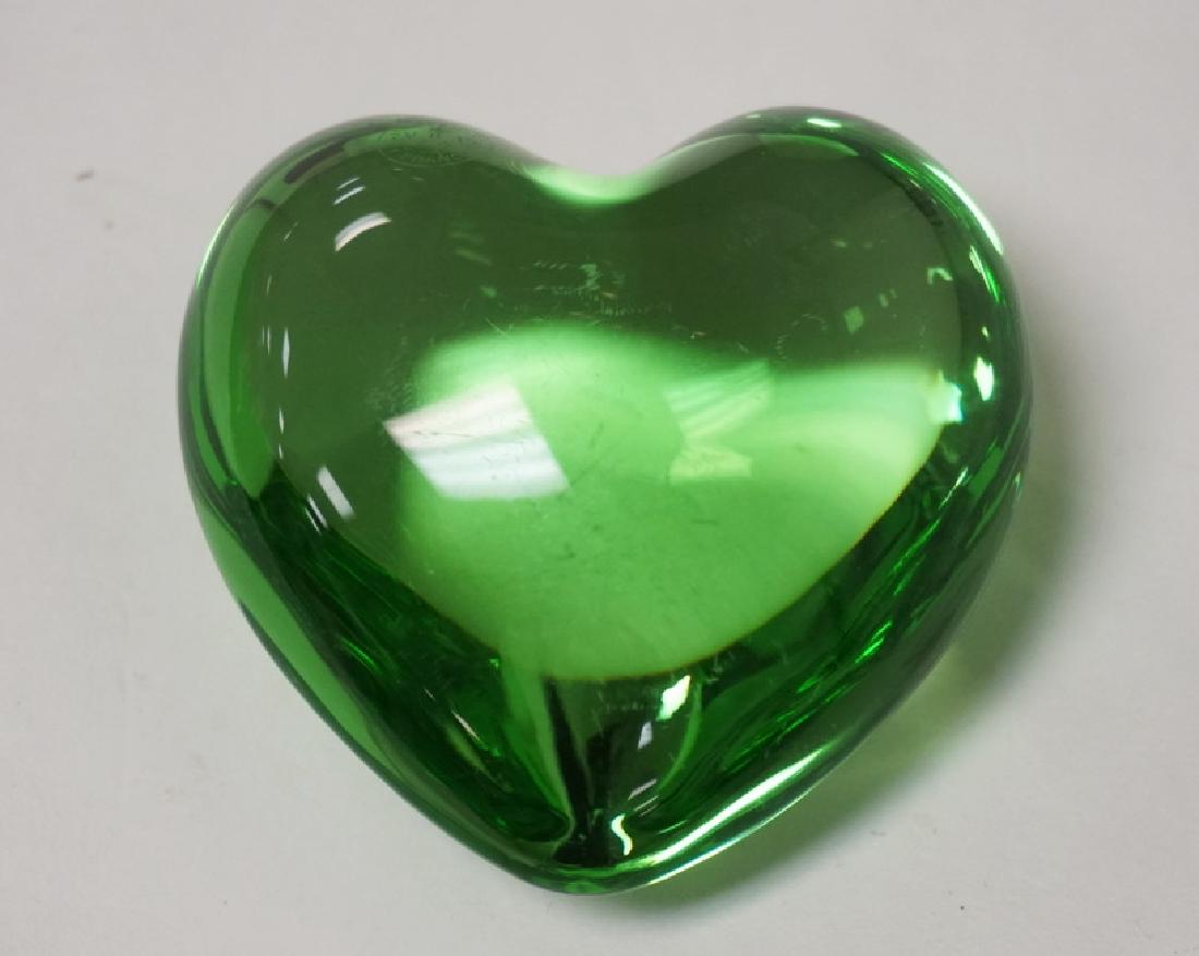 BACCARAT CRYSTAL HEART SHAPED PAPERWEIGHT IN EMERALD