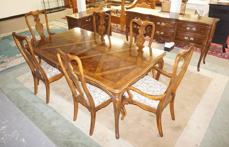 Drexel Heritage Dining Room Set. Table With 2 Leaves, 6