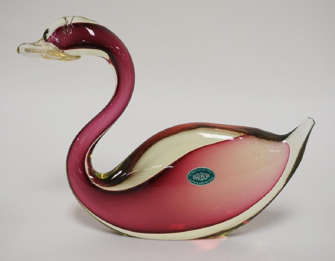 BALBOA VENETIAN ART GLASS FIGURE OF A SWAN. 6 3/4 (1 of 2)
