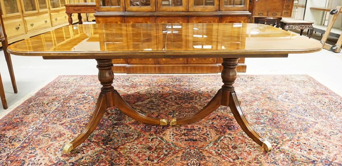 DREXEL HERITAGE REGENCY COURT BANDED MAHOGANY DINING (1 of 3)