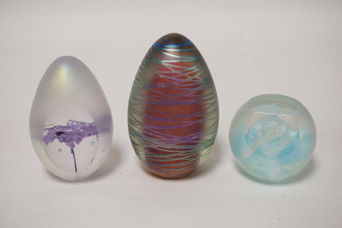 LOT OF 3 VANDERMARK ART GLASS PAPERWEIGHTS. TALLEST IS (1 of 1)
