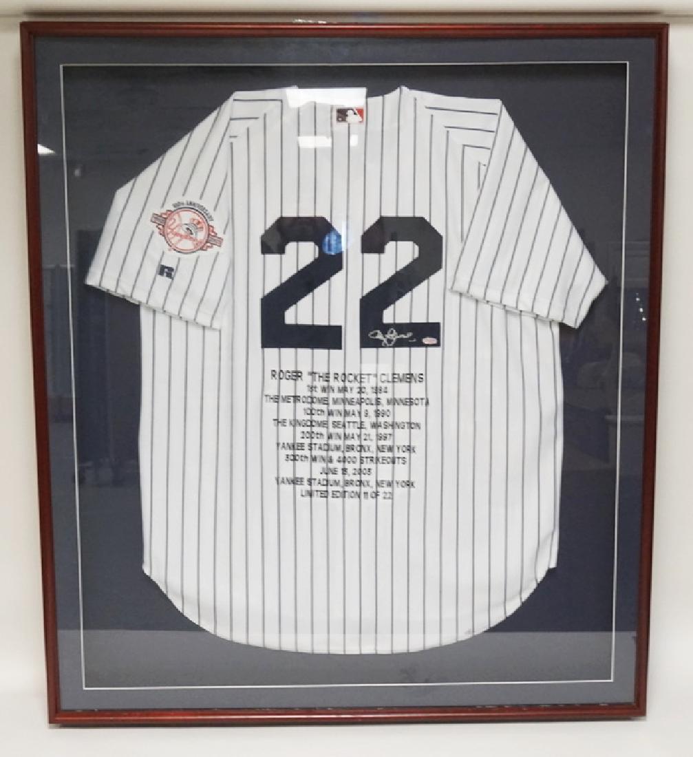 ROGER CLEMENS AUTOGRAPHED JERSEY (1 of 4)