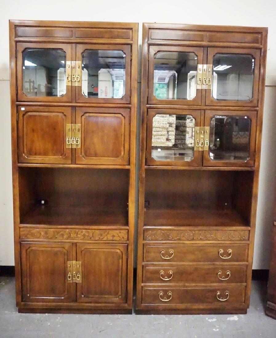 PAIR OF HENREDON DISPLAY CASES. (1 of 3)