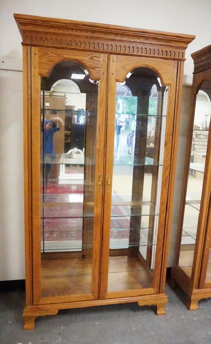 OAK DISPLAY CABINET. (1 of 3)