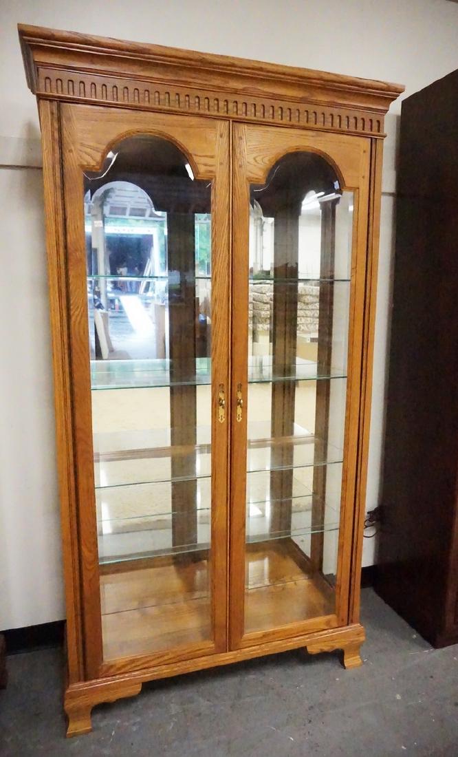 OAK DISPLAY CABINET. (1 of 2)