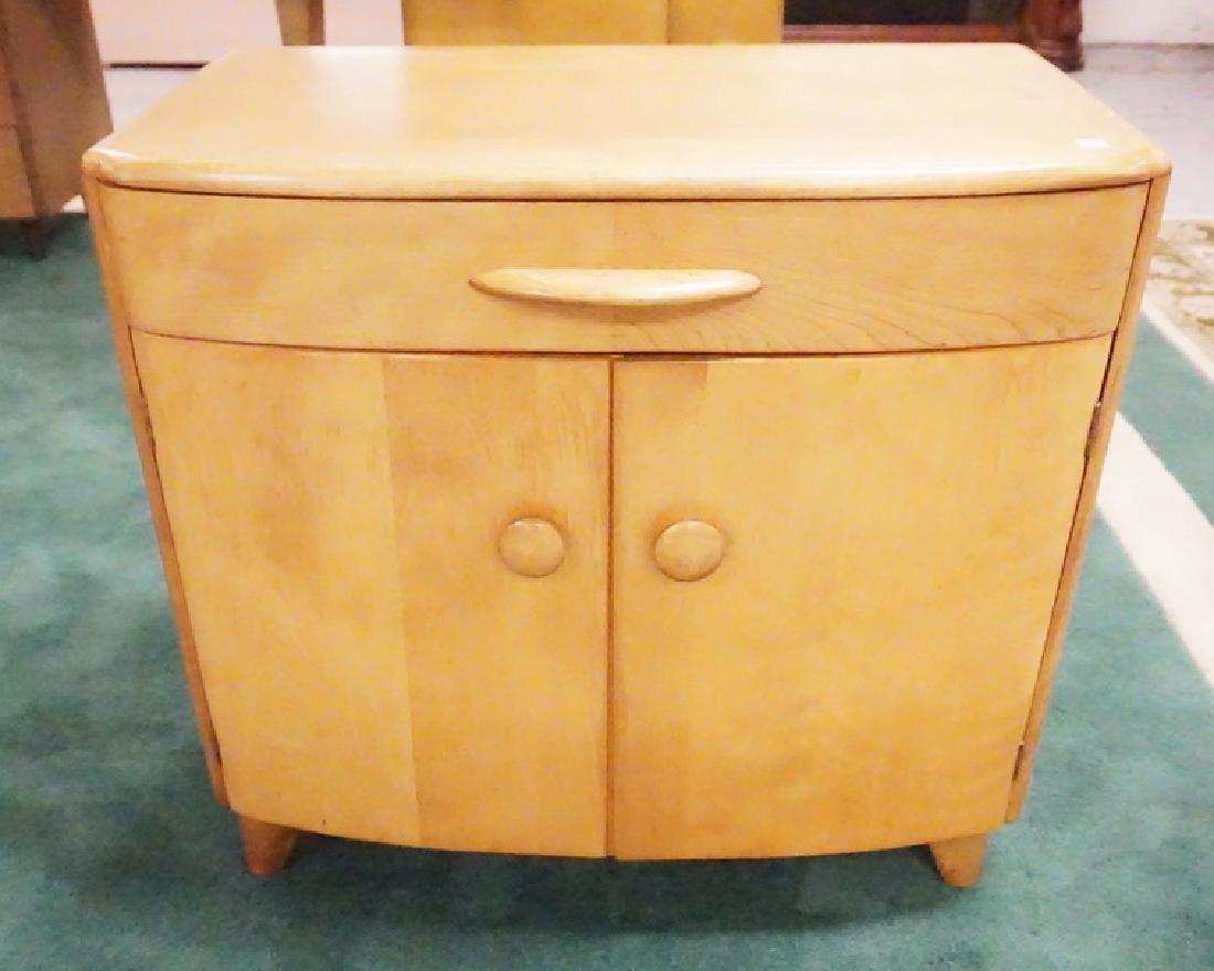 HEYWOOD WAKEFIELD WASHSTAND. (1 of 1)