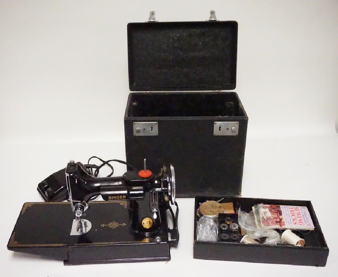 SINGER FEATHERWEIGHT SEWING MACHINE WITH CASE. SERIAL (1 of 4)