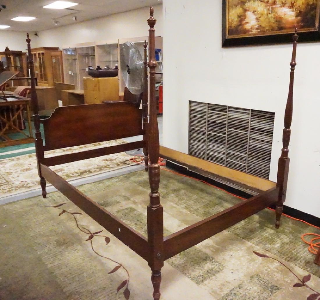 HENREDON MAHOGANY POSTER BED. FLUTED POSTS. LINE (1 of 2)