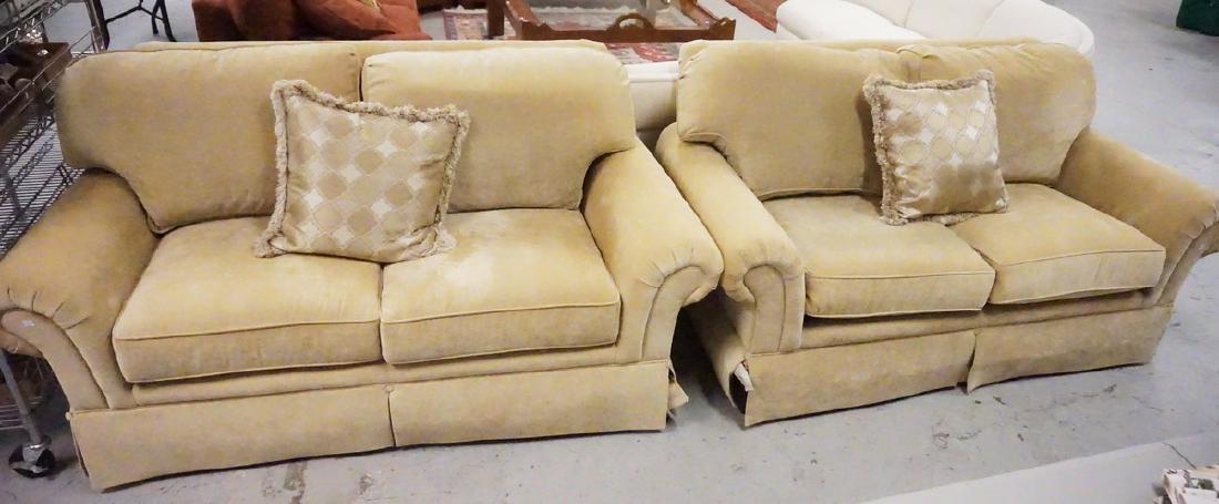 PAIR OF KRAVET FURNITURE LOVESEATS IN BEIGE.: PAIR OF KRAVET FURNITURE LOVESEATS IN BEIGE.
