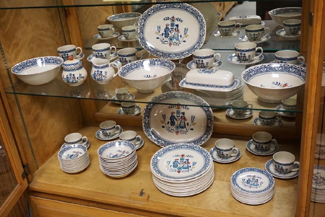 80 PIECE SET OF JOHNSON BROS *HEARTS & FLOWERS* (1 of 4)