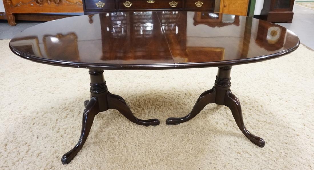 STATTON CHERRY DINING ROOM TABLE WITH 3 LEAVES. (1 of 2)