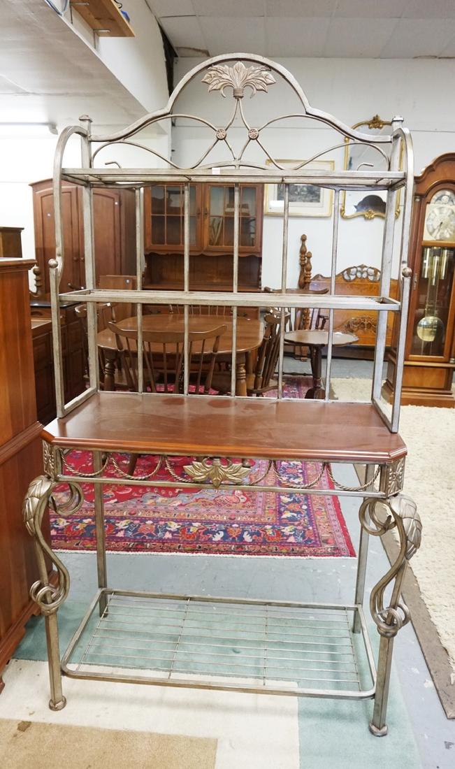 METAL BAKERS RACK. (1 of 1)