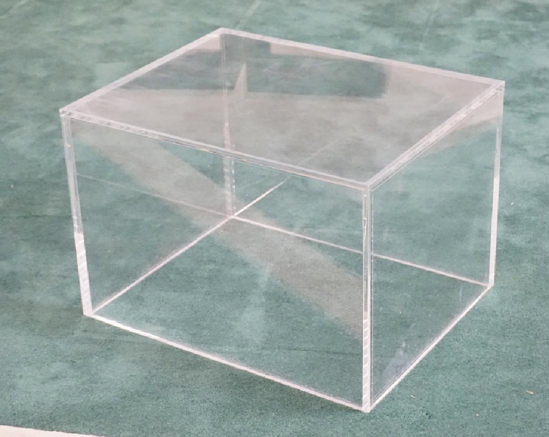 MID CENTURY MODERN LUCITE / ACRYLIC CORNER TABLE. 28 X (1 of 1)