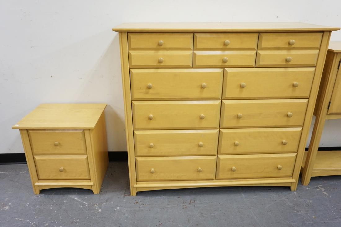 COUNTRY PINE 11 DRW. CHEST WITH 2 DRW. NIGHTSTAND. (1 of 2)