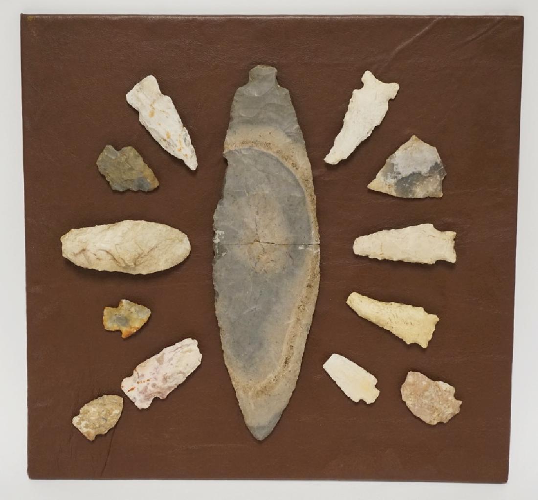 MOUNTED COLLECTION OF 13 NATIVE AMERICAN INDIAN POINTS. (1 of 1)