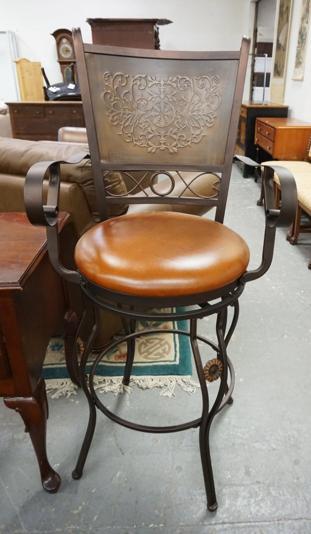 SWIVEL BAR STOOL.: SWIVEL BAR STOOL.