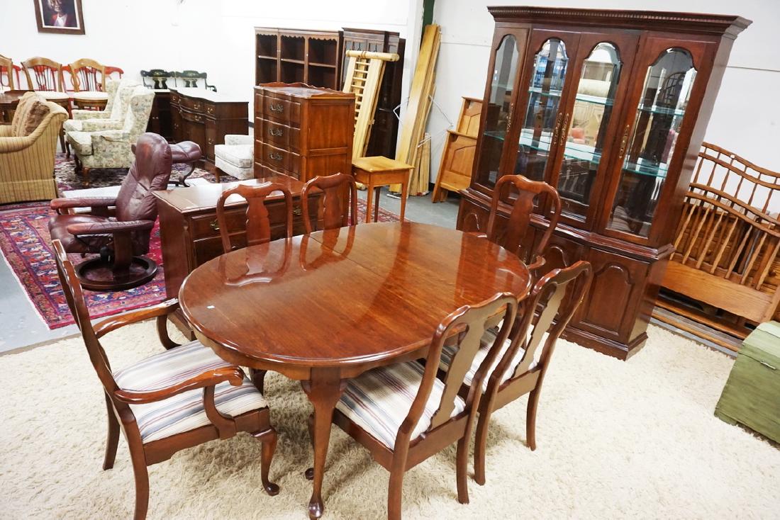 PENNSYLVANIA HOUSE 9 PIECE CHERRY DINING ROOOM SET. (1 of 4)