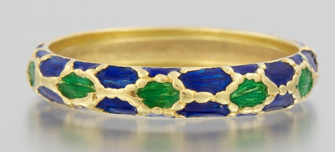 TIFFANY RING: 18K GOLD AND ENAMEL TIFFANY RING. SIZE 6. 2.95 DWT.