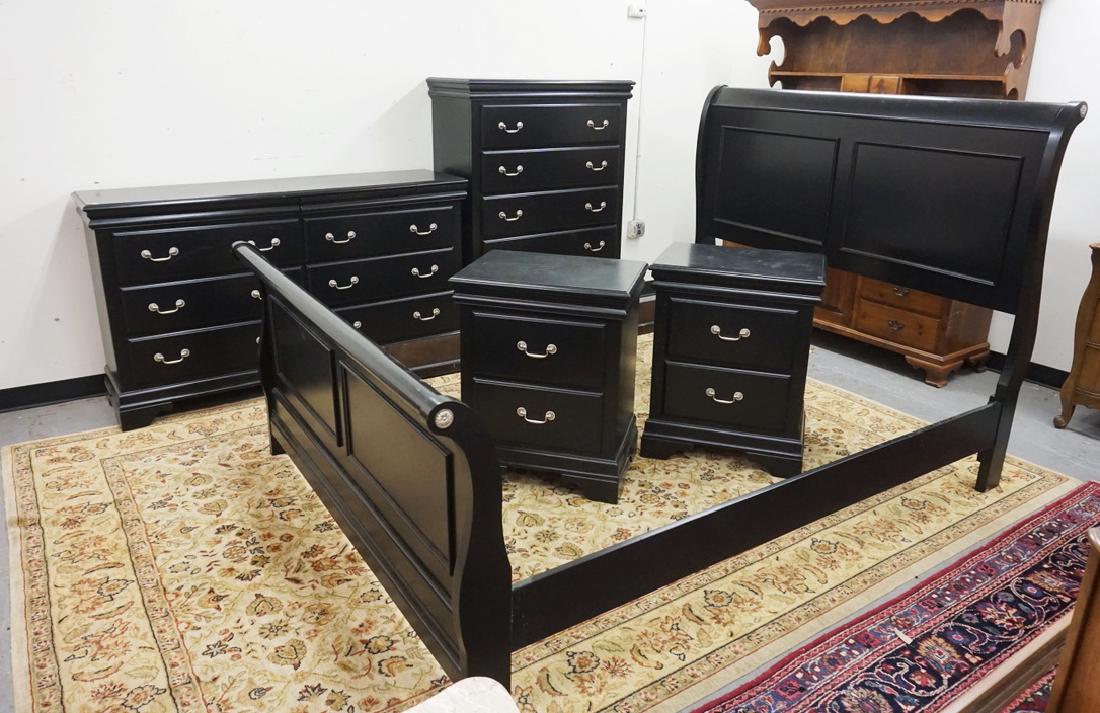 5 PIECE BEDROOM SET IN BLACK. HIGH CHEST, LOW CHEST, 2: 5 PIECE BEDROOM SET IN BLACK. HIGH CHEST, LOW CHEST, 2 NIGHTSTANDS, AND A QUEEN SIZE BED.