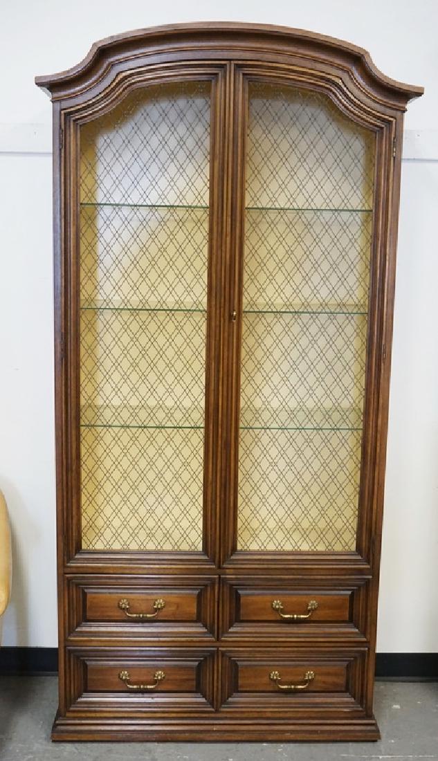 HENREDON CABINET: HENREDON DISPLAY CABINET WITH GLASS SHELVES AND 2 DRAWERS BELOW.
