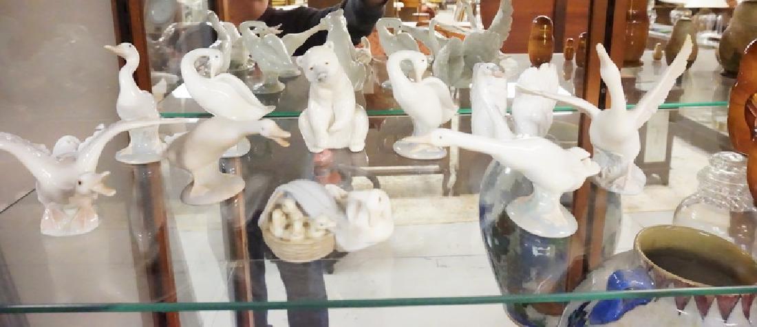 LLADRO: GROUP OF 10 LLADRO PORCELAIN FIGURES. GEESE, SWAN AND POLAR BEAR, TALLEST 5 1/4 IN