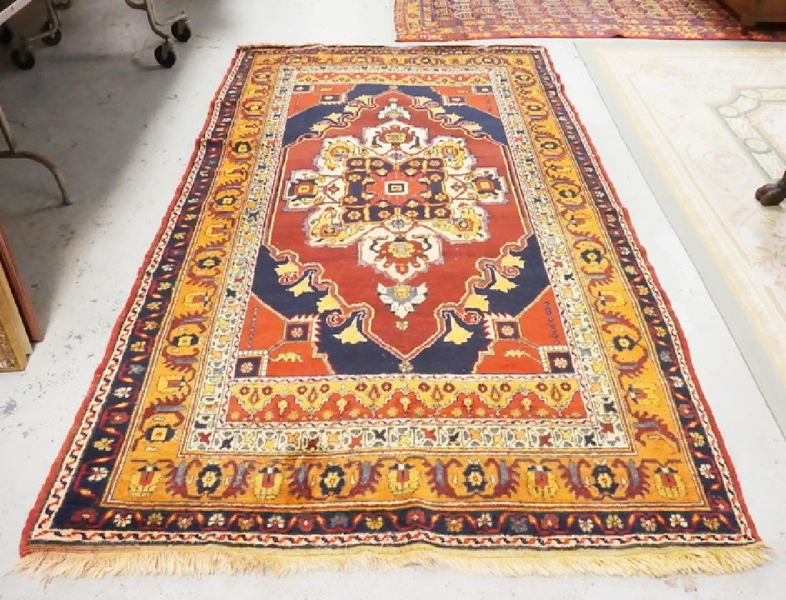 TURKISH MEDALLION RUG: TURKISH AREA RUG WITH CENTER MEDALLION. 5 FT 1 IN X 8 FT 7 IN