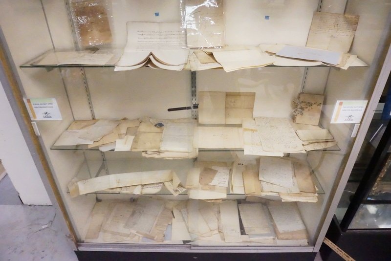 HISTORICAL DOCUMENTS: LARGE LOT OF HISTORICAL DOCUMENTS INCLUDING WARREN COUNTY. ALSO INCLUDES GARETT D. WALL. DOCUMENTS INCLUDE DEEDS, COURT DOCUMENTS ETC. DATES RANGE 1840 AND EARLIER.