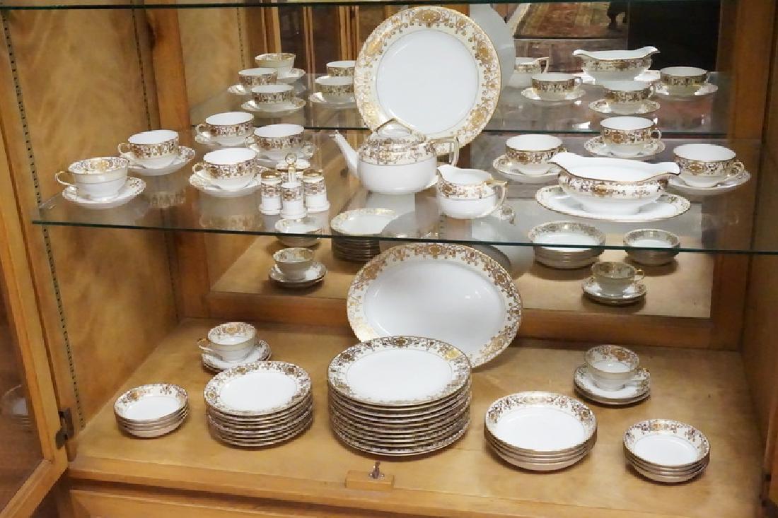 NORITAKE 175 DINNERWARE: 60 PCS NORITAKE 16034/175 DINNERWARE. INCLUDES CONDIMENT SET. PLATTER IS 13 5/8 INCHES.
