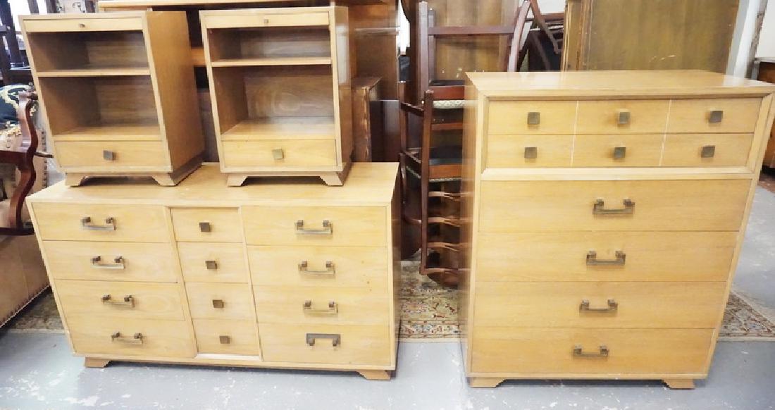 4 PIECE MID CENTURY MODERN BEDROOM SET: 4 PIECE MIDCENTURY MODERN BEDROOM SET.