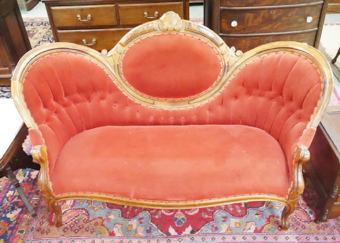 VICTORIAN SETTEE: VICTORIAN SETTEE