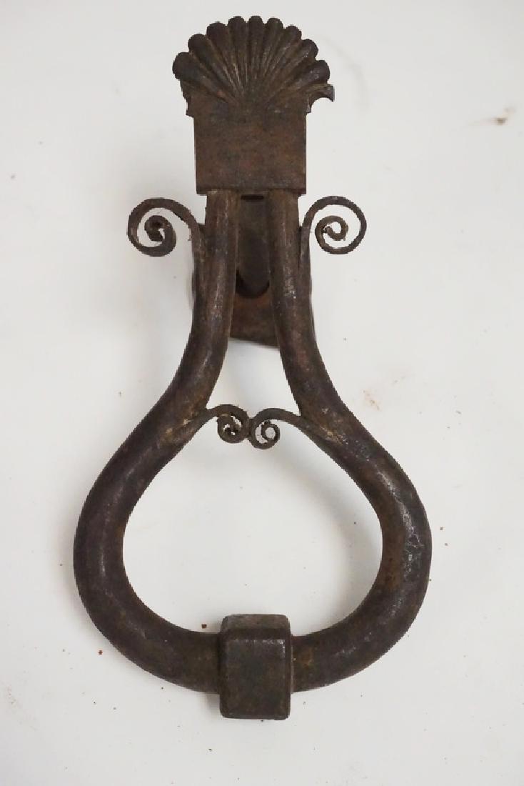 EARLY WROUGHT IRON DOOR KNOCKER: EARLY WROUGHT IRON DOOR KNOCKER. 8 INCHES LONG.