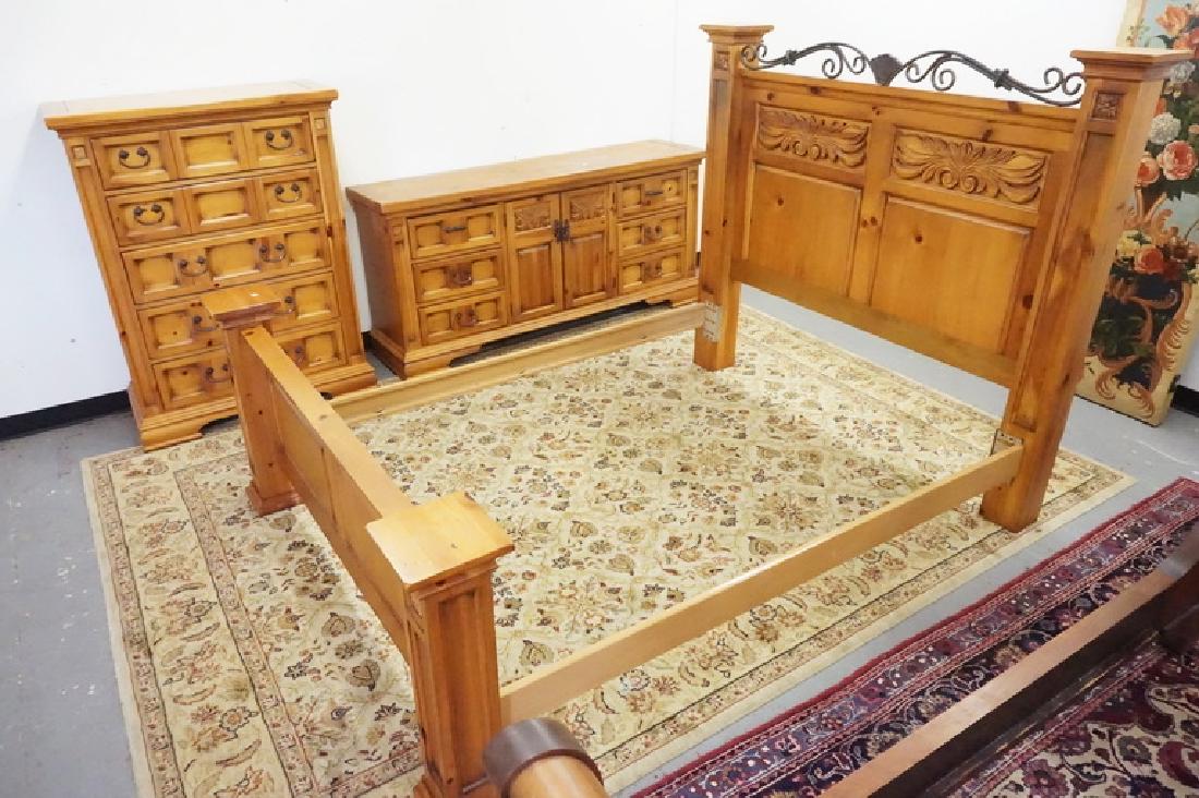 3 PIECE BROYHILL PINE BEDROOM SET: 3 PIECE BROYHILL PINE BEDROOM SET. FULL SIZE BED.
