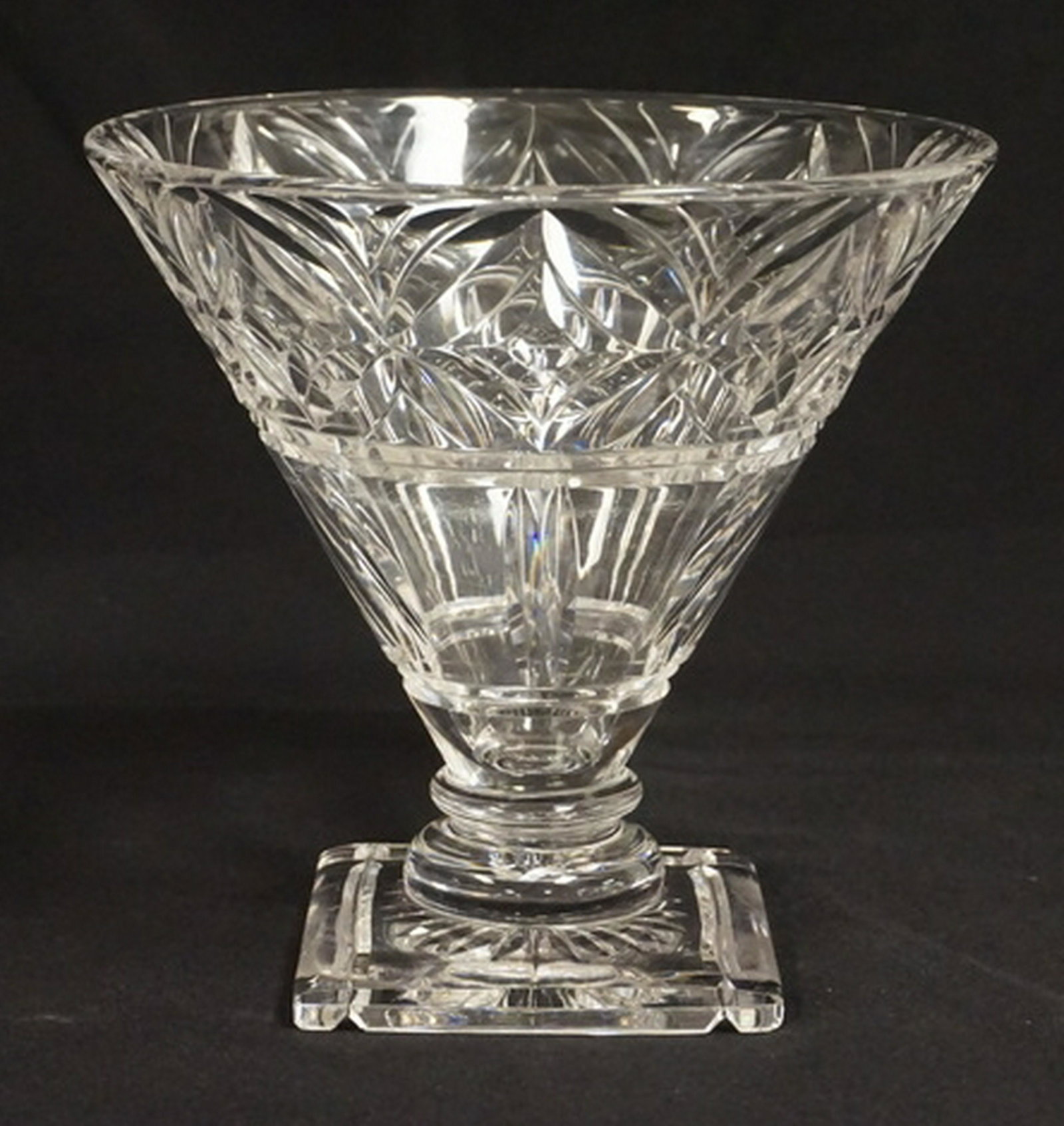 STUART CRYSTAL VASE: STUART CUT CRYSTAL VASE. 7 1/4 INCHES HIGH.