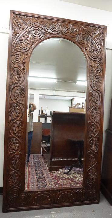 HICKORY WHITE FULL LENGTH MIRROR: HICKORY WHITE *LOW COUNTRY* FULL LENGTH BEVELED MIRROR WITH ARCHED TOP IN A CARVED FRAME, 45 1/4 IN WIDE, 88 IN HIGH