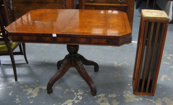 9 PC MAHOGANY DINING SET; BANDED TABLE: 9 PC MAHOGANY DINING SET; BANDED TABLE W/A RACK OF 4 10 IN LEAVES & 8 CHAIRS; TABLE IS 45 1/4 IN X 32 1/2 IN CLOSED, 30 1/8 IN H; CHAIRS ARE 32 3/4 IN H