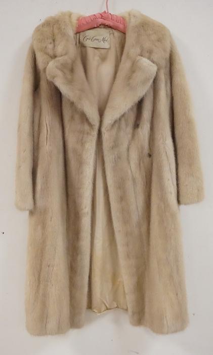 MINK COAT: MINK COAT MEASURING 39 INCHES LONG.