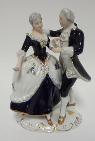 ROYAL DUX DOUBLE FIGURE: ROYAL DUX FIGURE OF A LADY AND GENTLEMAN DANCING 8 3/4 IN H
