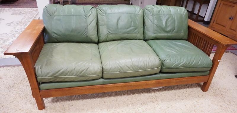 OAK MISSION STYLE SOFA W/ LEATHER CUSHIONS: OAK MISSION STYLE SOFA W/ LEATHER CUSHIONS