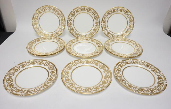 SET OF 12 MINTONS SERVICE PLATES: SET OF 12 MINTONS SERVICE PLATES W/ HAND PAINTED GOLD DECORATION, MADE FOR OVINGTON BROTHERS, 10 1/4 IN