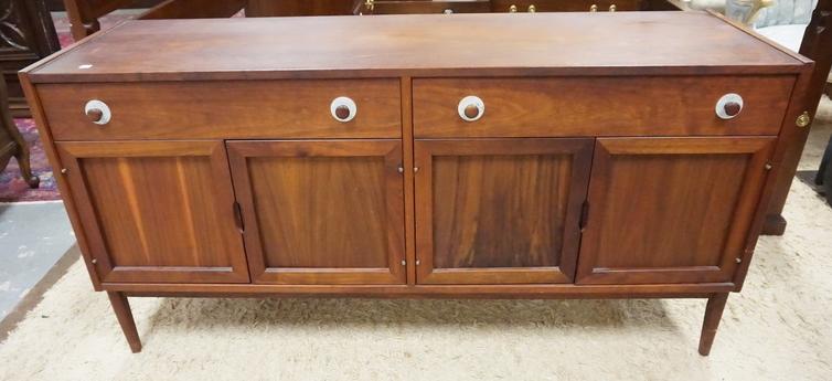 DANISH MODERN SIDEBOARD: DANISH MODERN SIDEBOARD WITH 4 DOORS AND 2 DRAWERS