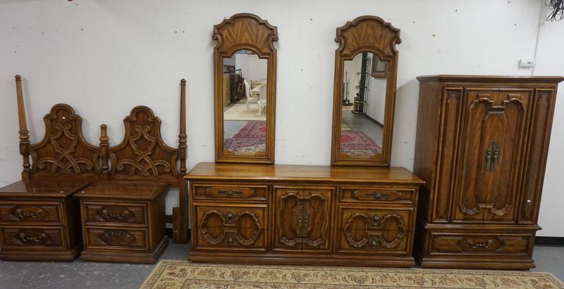 THOMASVILLE 5 PIECE BEDROOM SUITE: THOMASVILLE 5 PIECE BEDROOM SET, HEADBOARD, LOW DRESSER WITH 2 MIRRORS, WARDROBE WITH INTERIOR DRAWERS AND 2 NIGHT STANDS