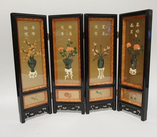 TABLE TOP FOLDING SCREEN: TABLE TOP FOLDING SCREEN W/ RELIEF DECORATIONS OF URNS W/ FLOWERS, 18 IN H