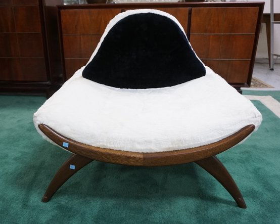 MCM CARSON GONDOLA CHAIR ADRIAN PEARSALL STYLE: MID CENTURY MODERN GONDOLA CHAIR ADRAIN PEARSALL STYLE W/ CUSHIONS, SOME STAINING