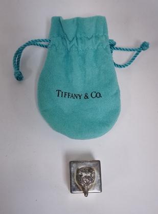 TIFFANY & CO STERLING SILVER PILL BOX W/ FOX HEAD: TIFFANY & COMPANY STERLING SILVER PILL BOX W/ FOX HEAD, 3/4 IN SQ 1 1/8 IN H, .575 TROY OZ