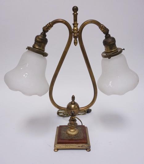 2 LIGHT HARP LAMP: 2 LIGHT HARP LAMP WITH A STONE AND EMBOSSED BRASS BASE AND FROSTED ETCHED SHADES. 16 1/2 IN H