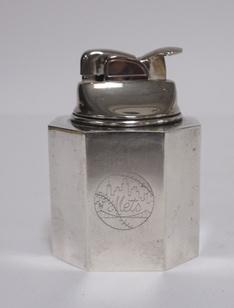 TIFFANY & COMPANY STERLING SILVER LIGHTER NEW YORK METS: TIFFANY & COMPANY STERLING SILVER LIGHTER INSCRIBED W/ NEW YORK METS LOGO & CHRISTMAS 1964, 3 1/4 IN H