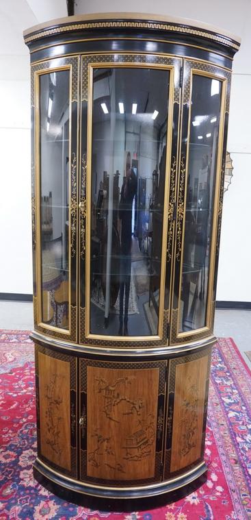 DREXEL PAINT DECORATED CORNER CABINET: DREXEL PAINT DECORATED BOW FRONT CORNER CABINET HAS A BLIND DOOR AT THE BASE, GLASS SHELVES & LIGHTING