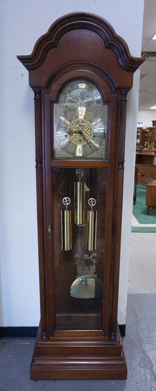 HOWARD MILLER GRANDFATHERS CLOCK: HOWARD MILLER GRANDFATHERS CLOCK W/ REEDED COLUMN SIDES